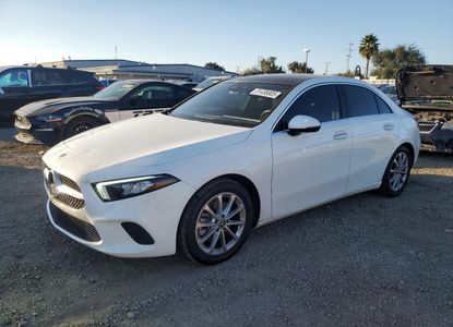 Доклад за превозно средство за VIN WDD3G4EB9KW001406 - Изображение 1