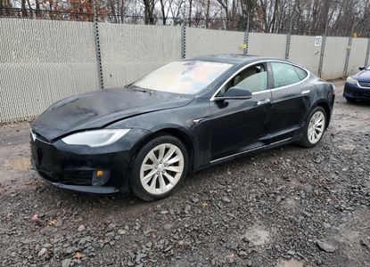 Informe del vehículo para VIN 5YJSA1E10HF197326 - Imagen 1