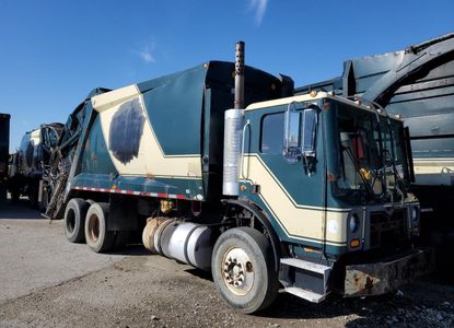 Fahrzeugbericht für VIN 1M2AV02C98M002617 – Bild 1