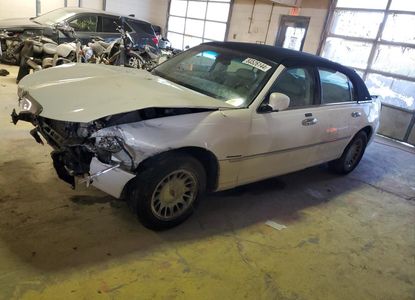 Vehicle Report for VIN 1LNHM83W22Y662670 - Image 1