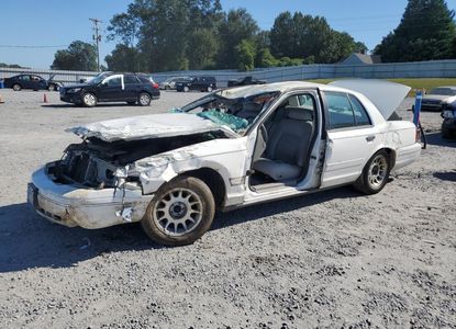 Vehicle Report for VIN 2FAFP74W6YX213843 - Image 1