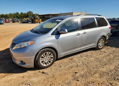 تقرير المركبة لـ VIN 5TDYK3DC8ES520017 - الصورة 1