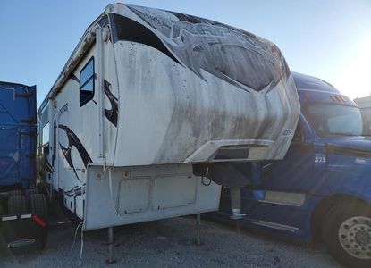 تقرير المركبة لـ VIN 4YDF4012XCR800512 - الصورة 1