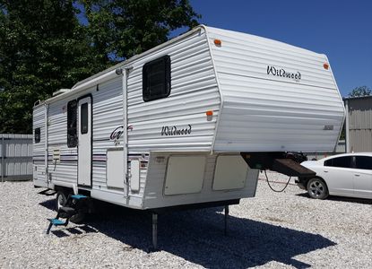 Отчет о транспортном средстве для VIN 4X4FWDC2XYB035829 - изображение 1