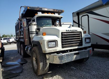 Звіт про транспортний засіб для VIN 1M2P270Y2WM036373 – зображення 1