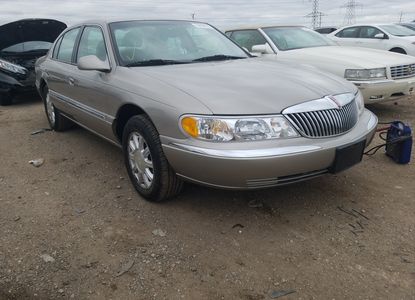 Raport pojazdu dla VIN 1LNHM97V01Y616132 - Obraz 1