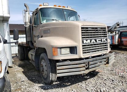 Fahrzeugbericht für VIN 1M1AA09Y6NW002821 – Bild 1