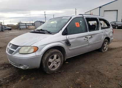 Vehicle Report for VIN 2D4GP44L55R207621 - Image 1