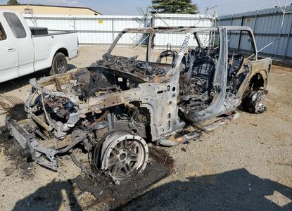 Vehicle Report for VIN 1C4HJXDG6KW518615 - Image 1