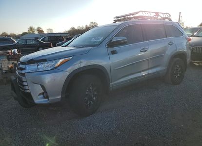Vehicle Report for VIN 5TDJZRFH4JS529736 - Image 1