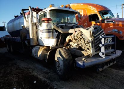 Отчет о транспортном средстве для VIN 1M2P270C3YM048457 - изображение 1