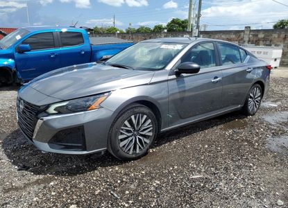 Vehicle Report for VIN 1N4BL4DV5RN371710 - Image 1