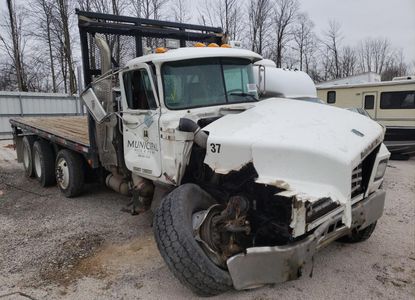 Звіт про транспортний засіб для VIN 1M2P264C6VM024783 – зображення 1