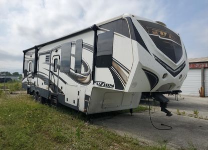 تقرير المركبة لـ VIN 4YDF34220DF811448 - الصورة 1