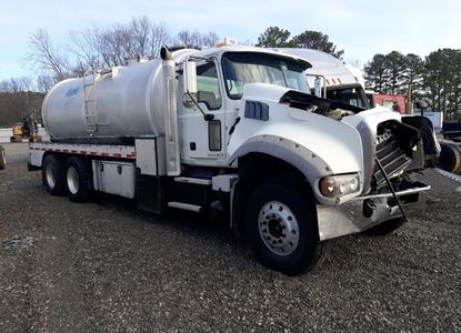 Raport vehicul pentru VIN 1M2AX32C8EM010246 - Imaginea 1