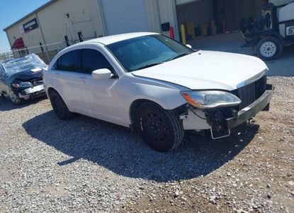 Informe del vehículo para VIN 1C3CCBAG3DN728145 - Imagen 1