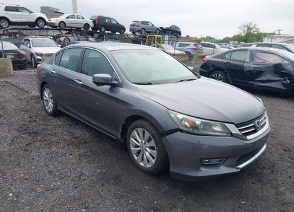 Informe del vehículo para VIN 1HGCR2F81DA200768 - Imagen 1