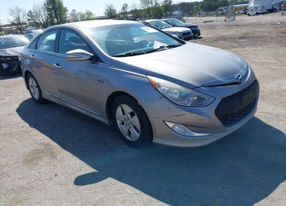 Raport pojazdu dla VIN KMHEC4A44BA006351 - Obraz 1