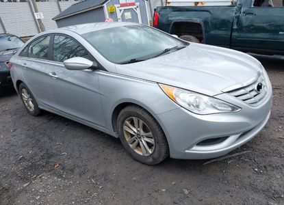 Vehicle Report for VIN 5NPEB4AC3CH322588 - Image 1