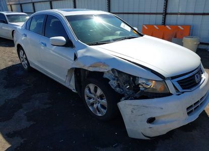 Raport pojazdu dla VIN 1HGCP3F83AA000806 - Obraz 1