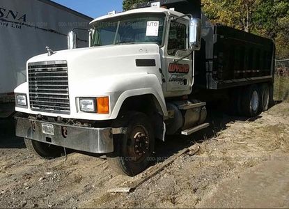 Raport pojazdu dla VIN 1M1AA18YX4N156220 - Obraz 1