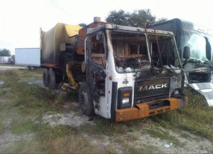 Звіт про транспортний засіб для VIN 1M2LR05CXHM001324 – зображення 1