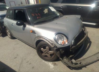 Informe del vehículo para VIN WMWMF3C50ATZ21687 - Imagen 1