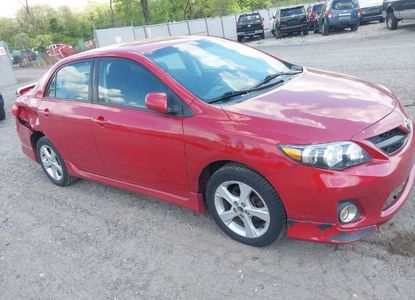 Vehicle Report for VIN 2T1BU4EEXDC929424 - Image 1