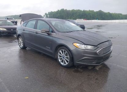 Raport pojazdu dla VIN 3FA6P0LU3HR400138 - Obraz 1