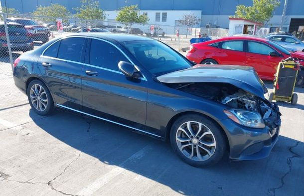 Raport pojazdu dla VIN 55SWF4JB2FU076473 - Obraz 1