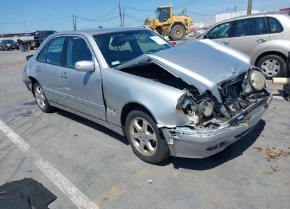 Vehicle Report for VIN WDBJF65J32B485084 - Image 1