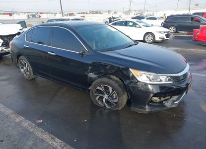 Raport pojazdu dla VIN 1HGCR2F34HA172670 - Obraz 1