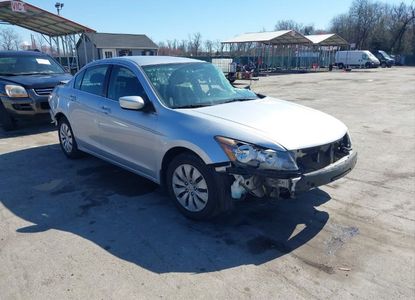 Rapport sur le véhicule pour VIN 1HGCP2F31AA075678 - Image 1