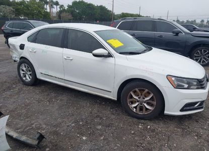 Informe del vehículo para VIN 1VWAT7A30HC031821 - Imagen 1