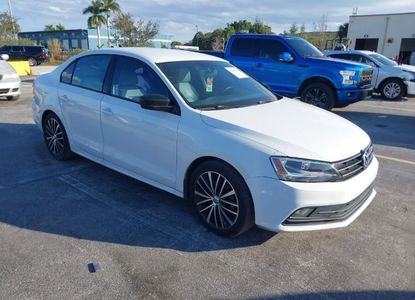 Raport pojazdu dla VIN 3VWD17AJ0FM400349 - Obraz 1