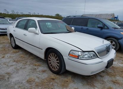 Vehicle Report for VIN 1LNHM82W95Y649033 - Image 1
