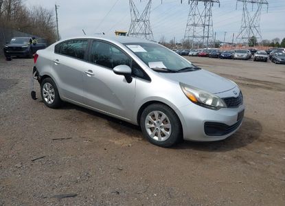 Informe del vehículo para VIN KNADM4A36D6272803 - Imagen 1