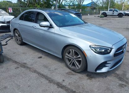 Informe del vehículo para VIN W1KZF8DB4MA977647 - Imagen 1