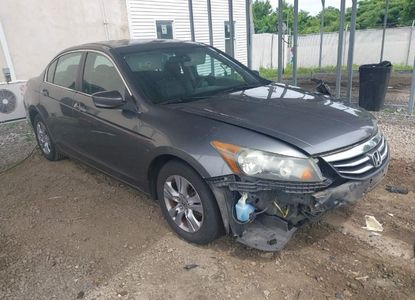 Informe del vehículo para VIN 1HGCP2F61CA186020 - Imagen 1