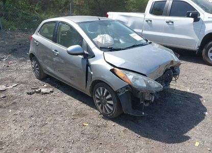 Vehicle Report for VIN JM1DE1KY8D0154960 - Image 1