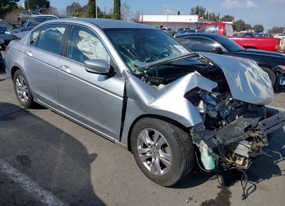 Informe del vehículo para VIN 1HGCP2F69BA133810 - Imagen 1