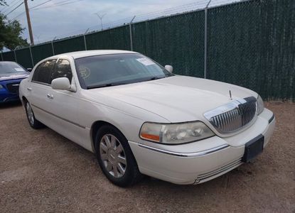 Vehicle Report for VIN 1LNHM85W24Y638045 - Image 1