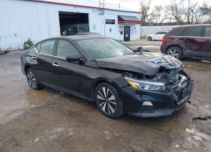 Vehicle Report for VIN 1N4BL4DV1MN335585 - Image 1