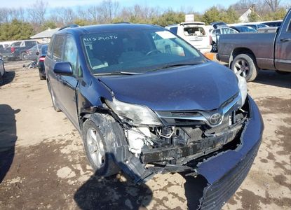 Informe del vehículo para VIN 5TDKZ3DC1JS949043 - Imagen 1