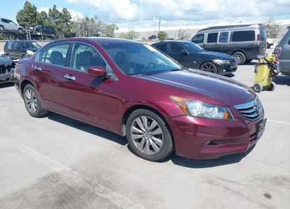 Raport pojazdu dla VIN 1HGCP3F8XCA012616 - Obraz 1