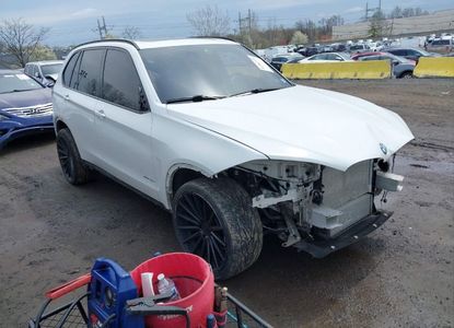 Vehicle Report for VIN 5UXKR0C5XG0S85496 - Image 1