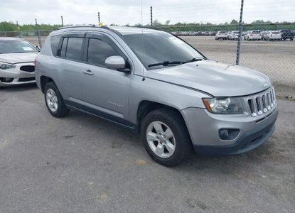 Informe del vehículo para VIN 1C4NJCEA9HD151235 - Imagen 1