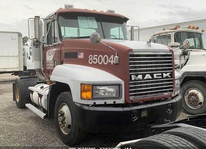 Raport pojazdu dla VIN 1M1AA09Y43W027102 - Obraz 1