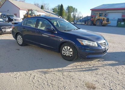 Informe del vehículo para VIN 1HGCP2F35CA133729 - Imagen 1