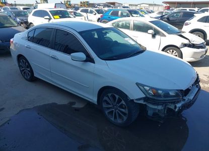 Raport pojazdu dla VIN 1HGCR2F59FA136438 - Obraz 1